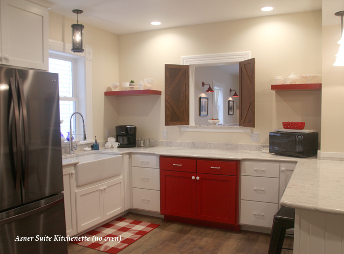 The Asner Suite Kitchenette