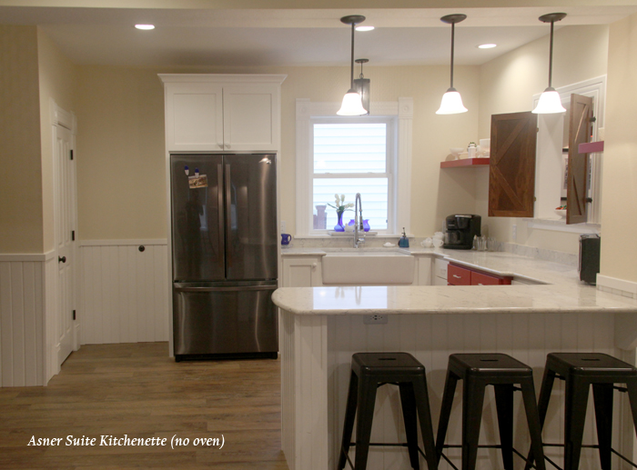 The Asner Suite Kitchenette